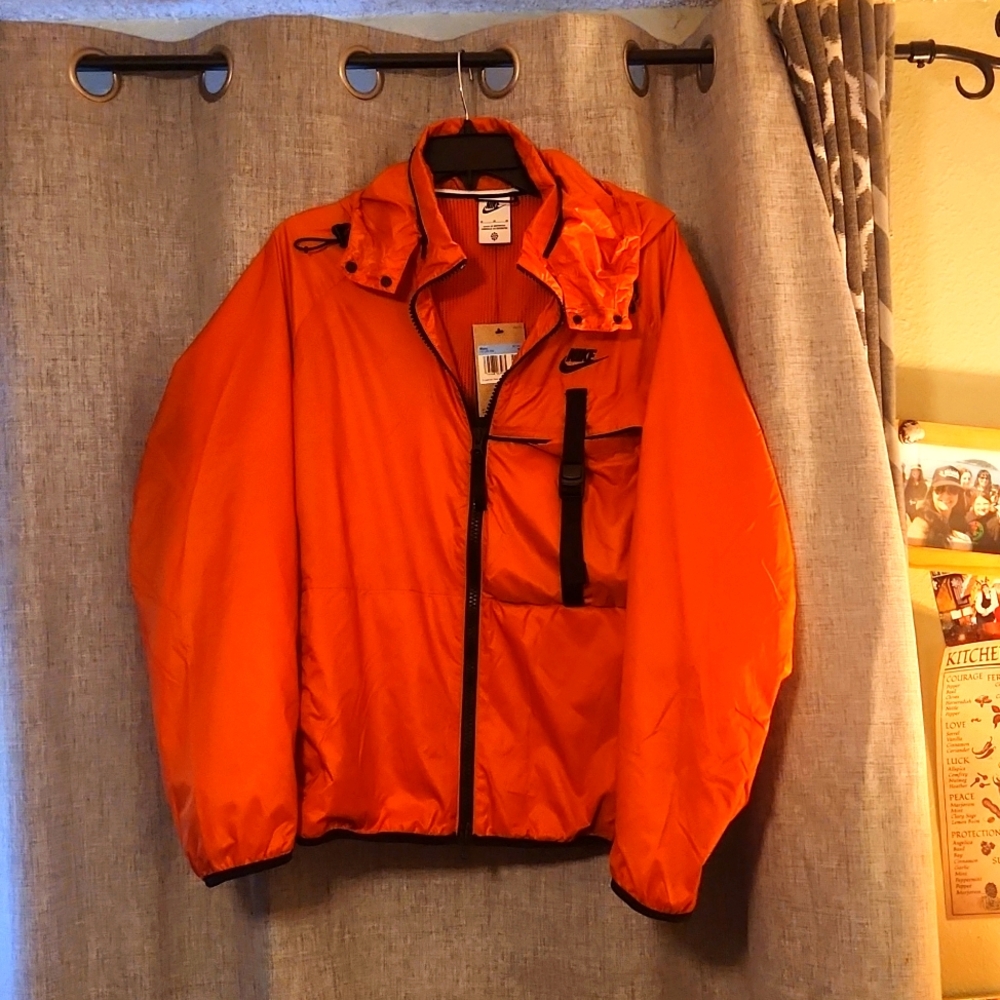 Nike move to zero light jacket